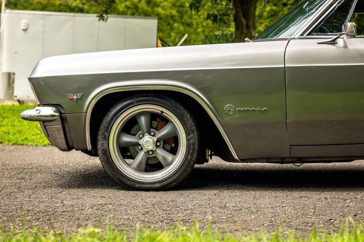 1965 Chevrolet Impala - Image 8