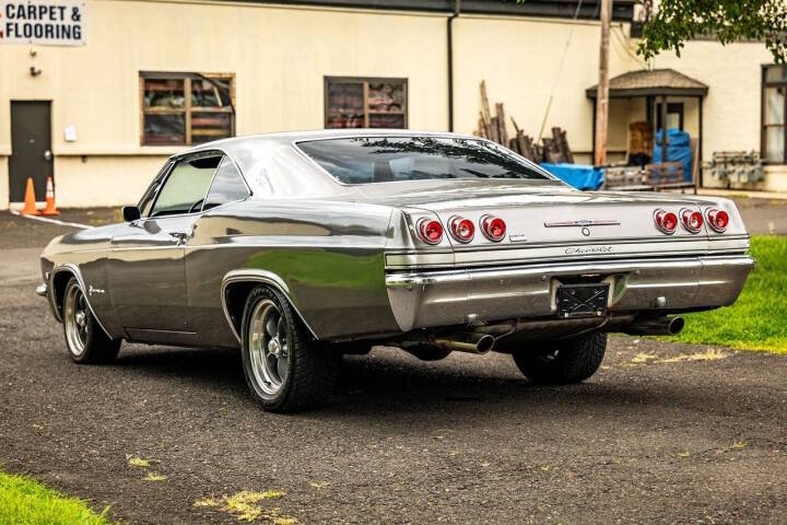 1965 Chevrolet Impala - Image 12