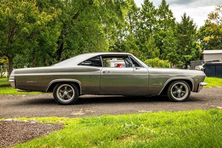 1965 Chevrolet Impala - Image 18